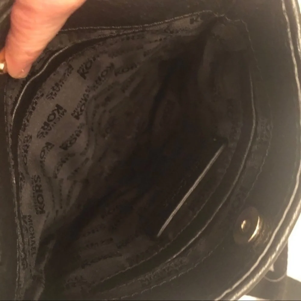 Michael kors black leather crossbody bag